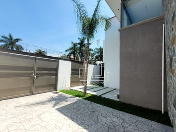 CASA CON ALBERCA EN MORELOS