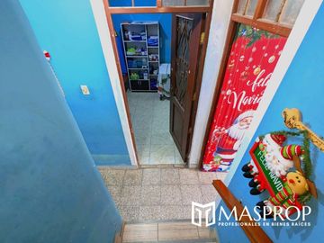Espaciosa Casa de 2 Niveles en Alfonso Ugarte III Etapa, Tacna