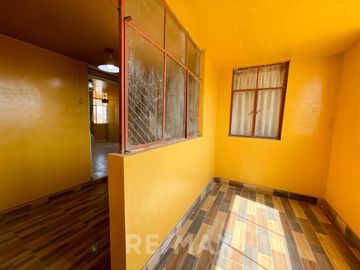 Se Vende Departamento Duplex En Los Olivos Frente Al Colegio Perú - Japón