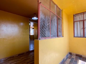 Se Vende Departamento Duplex En Los Olivos Frente Al Colegio Perú - Japón