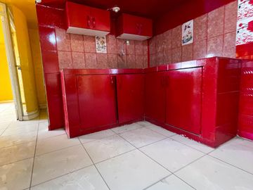 Se Vende Departamento Duplex En Los Olivos Frente Al Colegio Perú - Japón