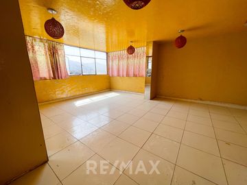 Se Vende Departamento Duplex En Los Olivos Frente Al Colegio Perú - Japón