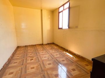 Se Vende Departamento Duplex En Los Olivos Frente Al Colegio Perú - Japón