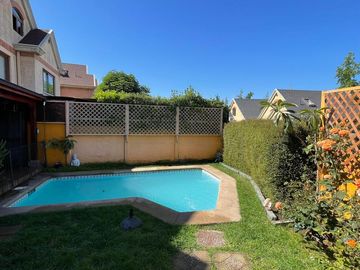 SE VENDE LINDA CASA EN CONDOMINIO 187 M2 DORMITORIOS 5 PISCINA UF 16.700