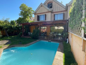 SE VENDE LINDA CASA EN CONDOMINIO 187 M2 DORMITORIOS 5 PISCINA UF 16.700