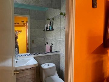 SE VENDE LINDA CASA EN CONDOMINIO 187 M2 DORMITORIOS 5 PISCINA UF 16.700