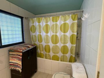 SE VENDE LINDA CASA EN CONDOMINIO 187 M2 DORMITORIOS 5 PISCINA UF 16.700