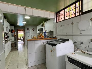 SE VENDE LINDA CASA EN CONDOMINIO 187 M2 DORMITORIOS 5 PISCINA UF 16.700