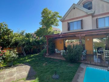 SE VENDE LINDA CASA EN CONDOMINIO 187 M2 DORMITORIOS 5 PISCINA UF 16.700
