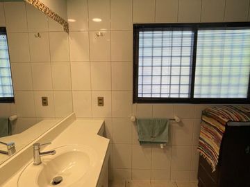 SE VENDE LINDA CASA EN CONDOMINIO 187 M2 DORMITORIOS 5 PISCINA UF 16.700