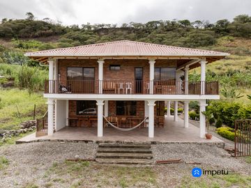 Casa con terreno en venta en Malacatos