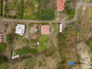 Casa con terreno en venta en Malacatos