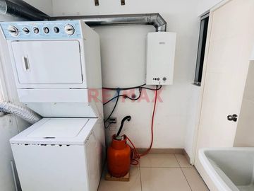 Alquiler En Sn Isidro Flat De 118.79 M2 Vista Exterior Con Balcon Y Cochera