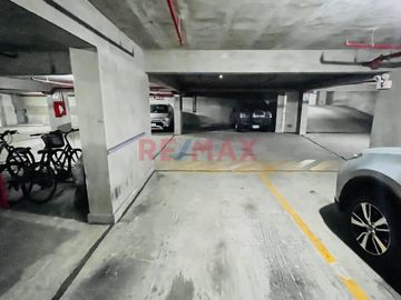 Alquiler En Sn Isidro Flat De 118.79 M2 Vista Exterior Con Balcon Y Cochera