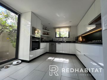VENTA MODERNA CASA EN CONDOMINIO CON ROOF GARDEN ENCINO GRANDE TETELPAN