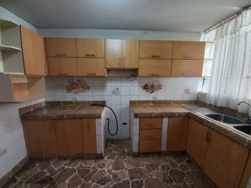 OCASIÓN!! VENTA APARTAMENTO 3ER PISO  FRENTE A PLAZA NORTE CRUCE DE AV. SAN GERMAN Y TOMAS VALLE.