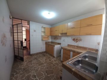 OCASIÓN!! VENTA APARTAMENTO 3ER PISO  FRENTE A PLAZA NORTE CRUCE DE AV. SAN GERMAN Y TOMAS VALLE.