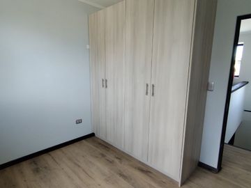 Se vende estupenda casa totalmente remodelada en excelente ubicación