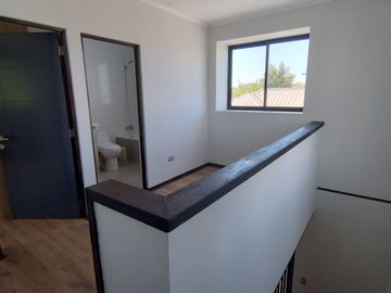 Se vende estupenda casa totalmente remodelada en excelente ubicación