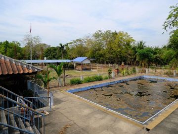 92164 - ขายที่ดิน 16 ไร่ พร้อมสิ่งปลูกสร้างเป็นอาคารโรงเรียนชั้นเดียว อ.หนองเสือ คลอง 11 ปทุมธานี