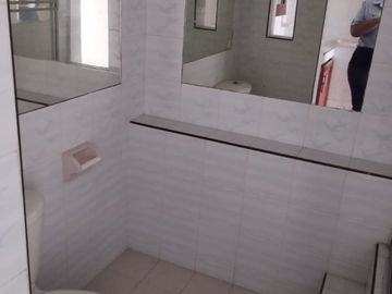 Se Vende apartamento en el Barrio El Limonar, Sur de Cali.