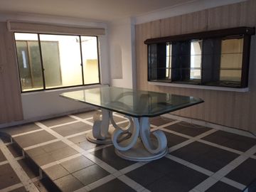 Se Vende apartamento en el Barrio El Limonar, Sur de Cali.