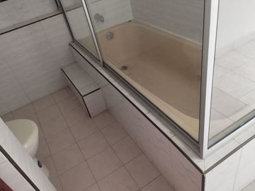 Se Vende apartamento en el Barrio El Limonar, Sur de Cali.