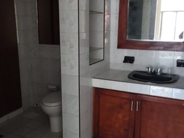 Se Vende apartamento en el Barrio El Limonar, Sur de Cali.