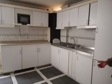 Se Vende apartamento en el Barrio El Limonar, Sur de Cali.
