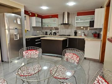 VENDO CASA DE CAMPO EN ZONA EXCLUSIVA DE CHACLACAYO
