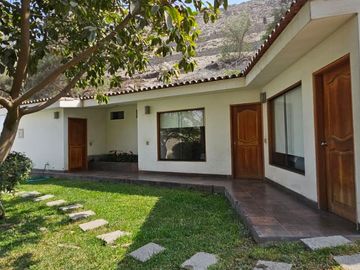 VENDO CASA DE CAMPO EN ZONA EXCLUSIVA DE CHACLACAYO
