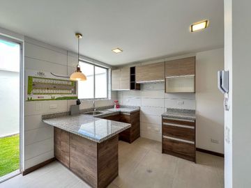 Magníficas casas en Calderón