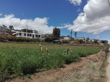 SE VENDE LOTE DE TERRENO  2.600 M2. YARUQUI - PICHINCHA - ECUADOR