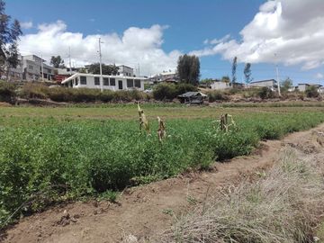 SE VENDE LOTE DE TERRENO  2.600 M2. YARUQUI - PICHINCHA - ECUADOR
