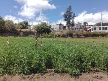 SE VENDE LOTE DE TERRENO  2.600 M2. YARUQUI - PICHINCHA - ECUADOR