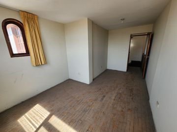 Vendo Amplio Duplex Mas Terraza en Cerca a La Plaza de La Bandera