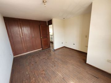 Vendo Amplio Duplex Mas Terraza en Cerca a La Plaza de La Bandera
