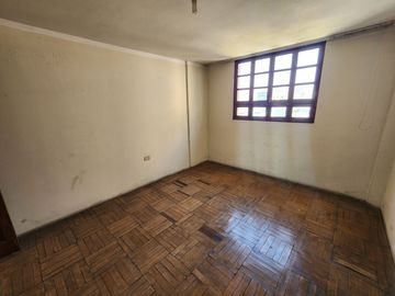 Vendo Amplio Duplex Mas Terraza en Cerca a La Plaza de La Bandera