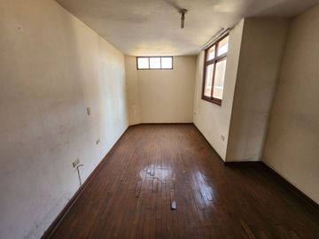 Vendo Amplio Duplex Mas Terraza en Cerca a La Plaza de La Bandera