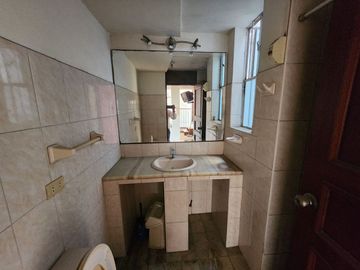 Vendo Amplio Duplex Mas Terraza en Cerca a La Plaza de La Bandera