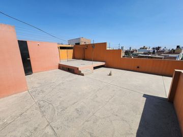 Vendo Amplio Duplex Mas Terraza en Cerca a La Plaza de La Bandera