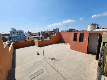 Vendo Amplio Duplex Mas Terraza en Cerca a La Plaza de La Bandera