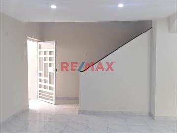 Adquiera Un Bello Dúplex En El Corazón Del Rímac!!