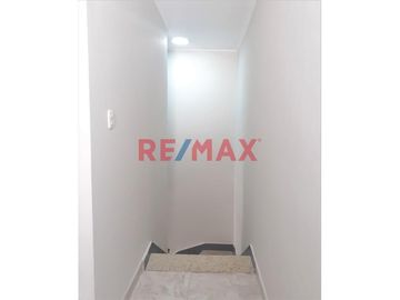 Adquiera Un Bello Dúplex En El Corazón Del Rímac!!