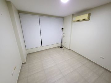 Venta departamento Samborondon km 4. cerca de plaza Batan , Mocoli Golf