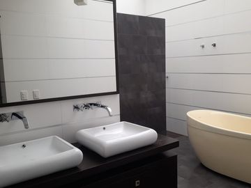 VENTA DE CASA DE 265 m2 EN EL SECTOR DE PALERMO-SANCANCIO, MANIZALES CALDAS