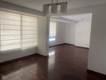 Vendo departamento frente a parque en excelente zona residencial, Av. Del Pinar 480, Chacarilla San Borja