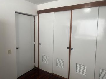 Vendo departamento frente a parque en excelente zona residencial, Av. Del Pinar 480, Chacarilla San Borja