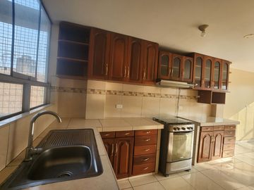 VENTA DEPARTAMENTO - COMAS (URB. BELLO HORIZONTE)