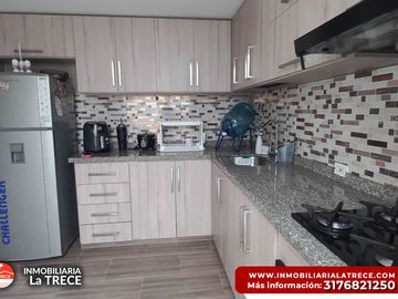 Se vende casa moderna 2 pisos en el barrio Aures ,  Buga-valle
